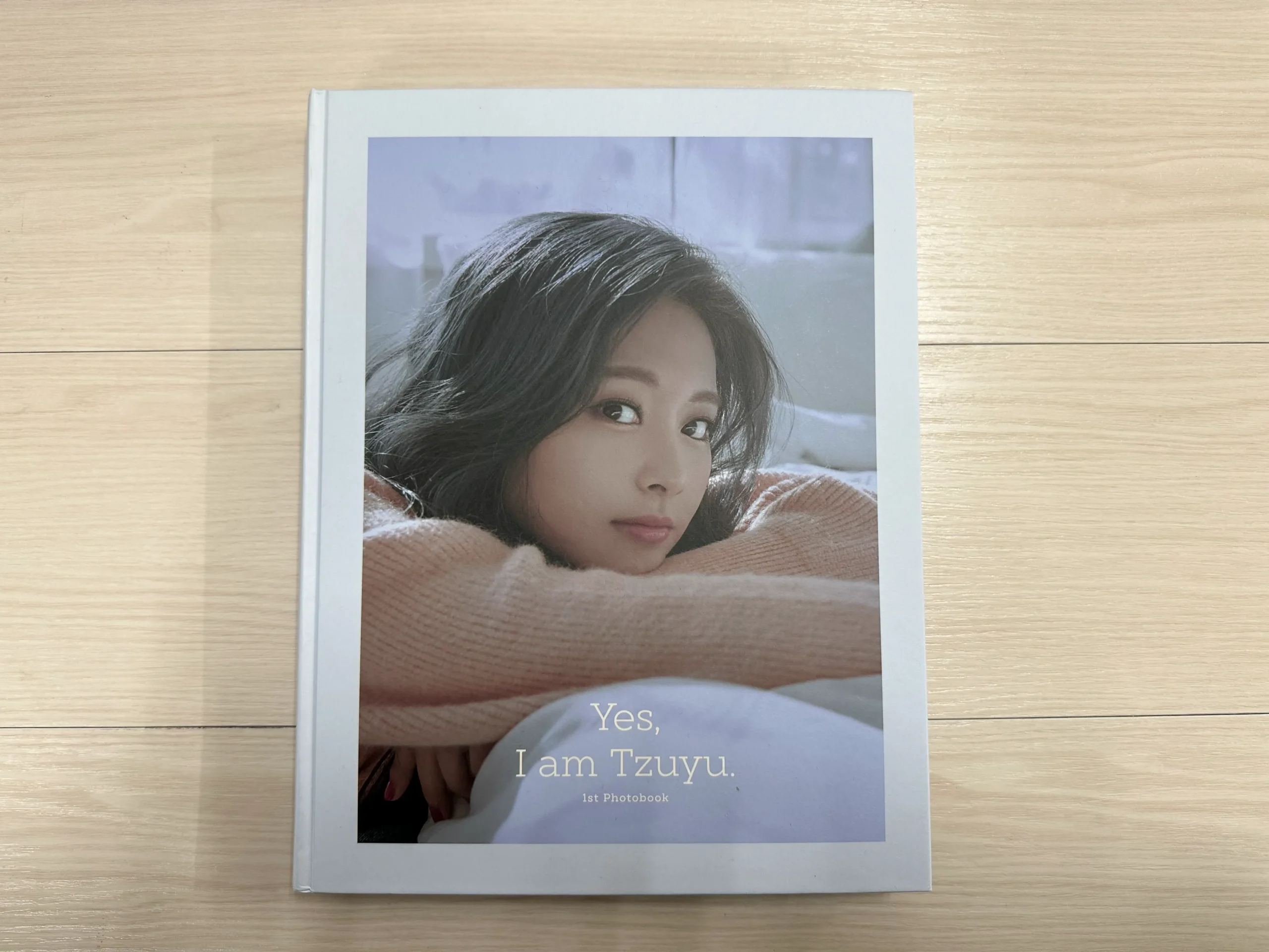 Yes, I am Tzuyu: 1ST PHOTOBOOK (Blue ver.)