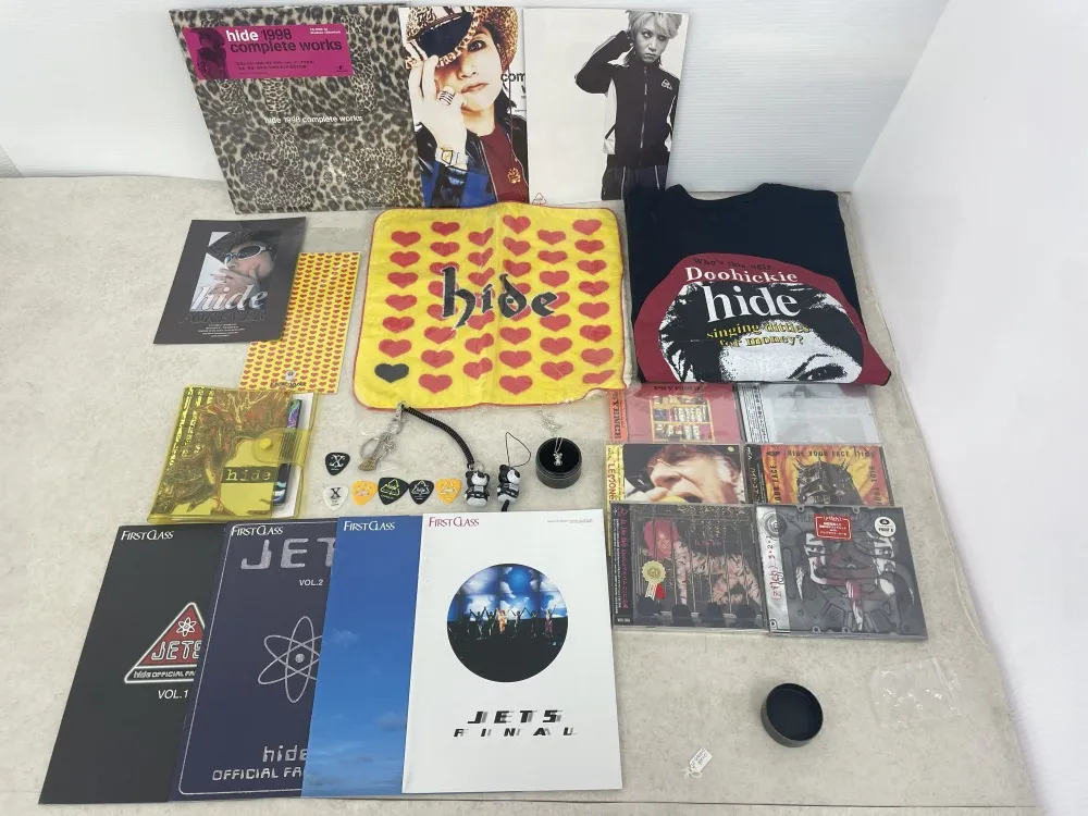 hide グッズ大量