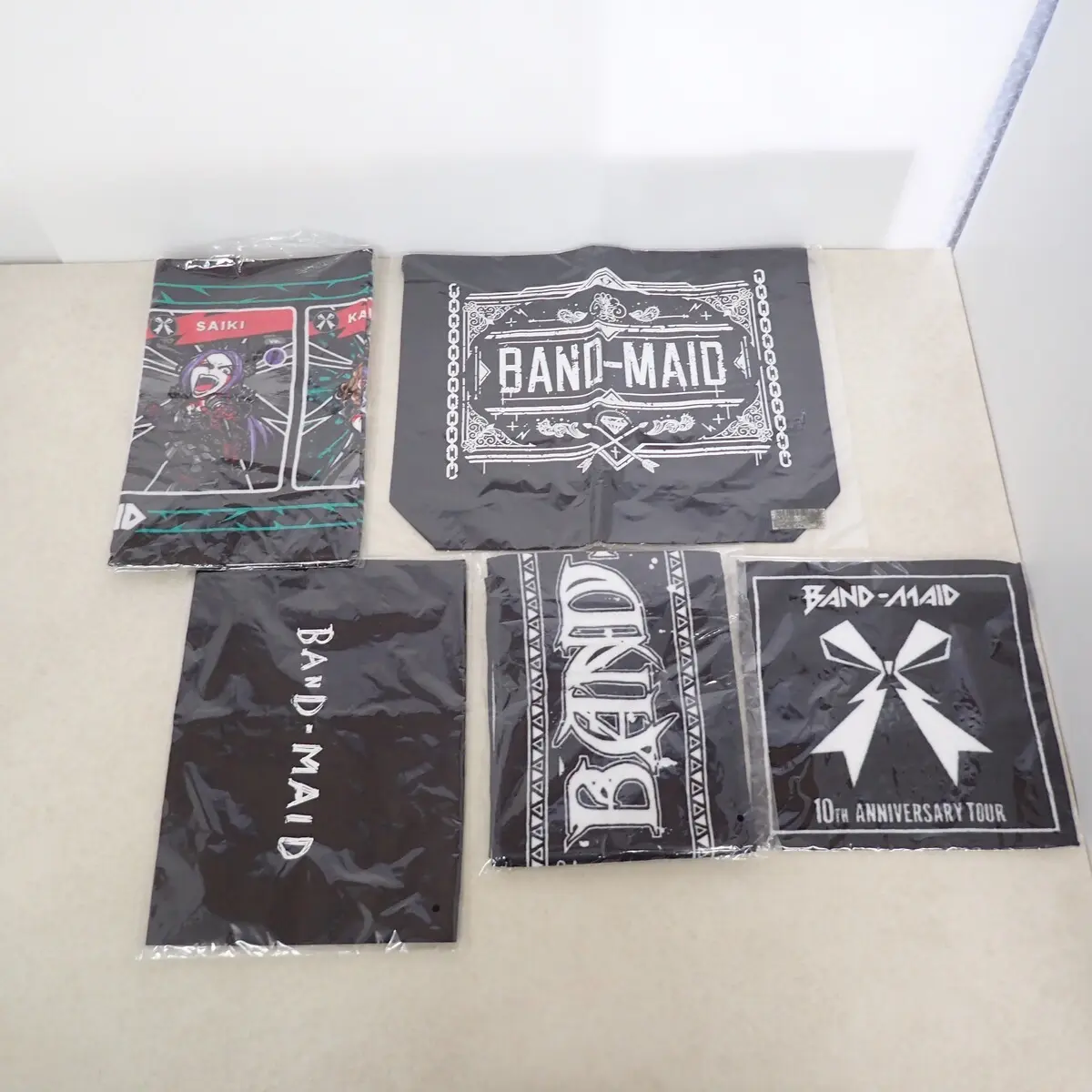 10th ANNIVERSARY TOUR ロゴタオルとその他タオル