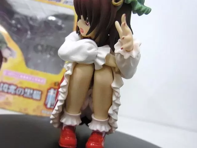 グリフォンエンタープライズ製「東方Project」橙の1/8スケールフィギュア