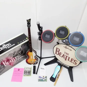 XBOX「The Beatles:Rock Band Limited Edition Premium Bundle」フルセット