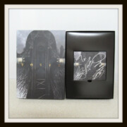 the GazettE メンバー直筆サイン入り DOGMA(完全生産限定盤)(2DVD+写真集+マガジン付) the GazettE メンバー直筆サイン入り DOGMA(完全生産限定盤)(2DVD+写真集+マガジン付)